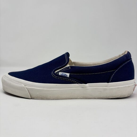 Vans Shoes Mens 10.5 Navy Classic Slip-On Canvas Skate Street Low Top Comfort - Picture 1 of 9